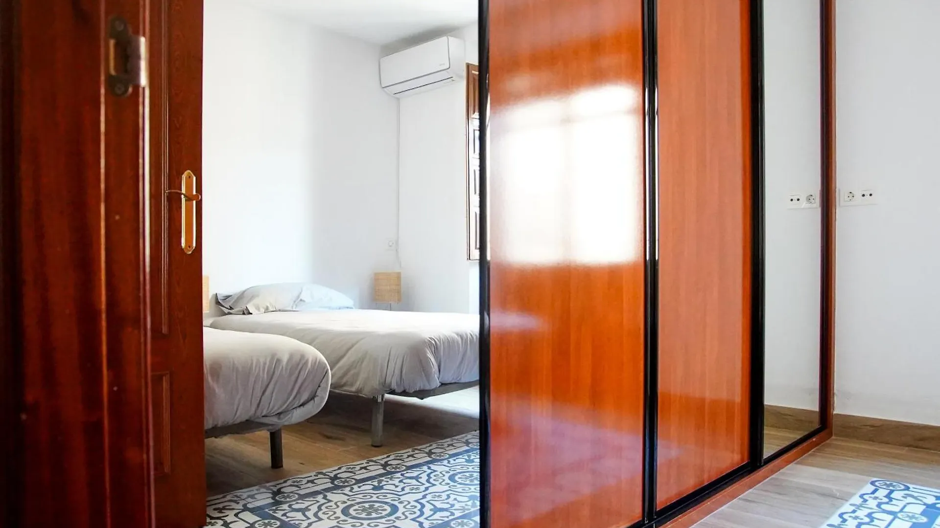 Apartamento Completo En El Casco Historico Con Vista A La Sierra Nevada Granada Apartment