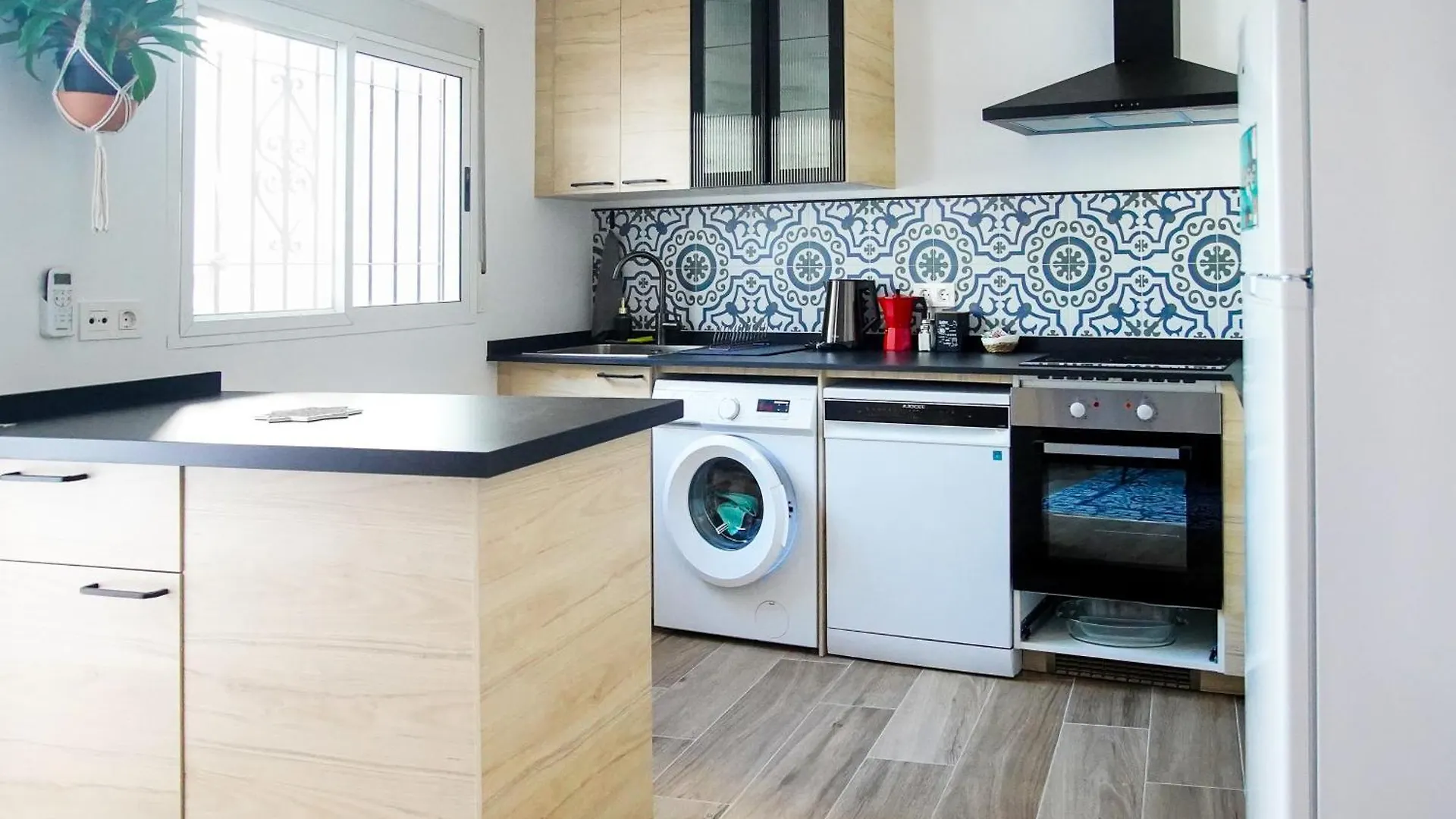 Apartamento Completo En El Casco Historico Con Vista A La Sierra Nevada Granada 0*,  Spain